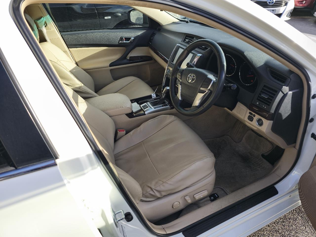 2012 Toyota Mark-X thumbnail