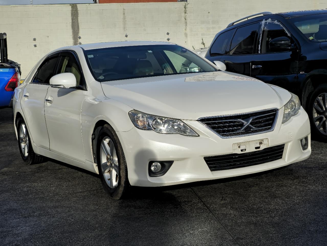 2012 Toyota Mark-X thumbnail