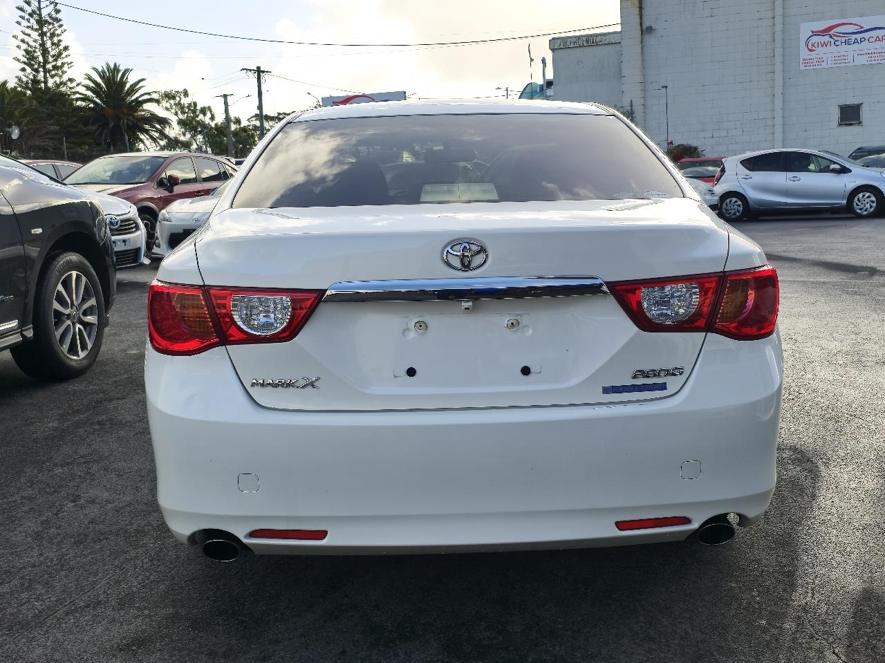 2012 Toyota Mark-X thumbnail