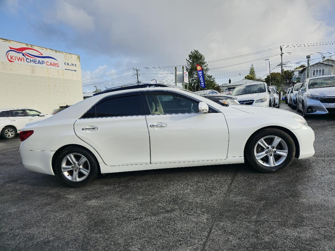 2012 Toyota Mark-X thumbnail