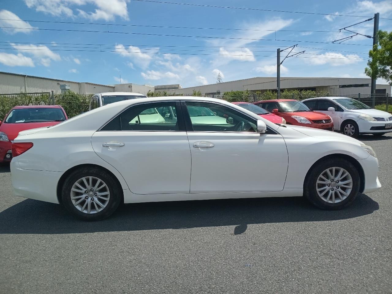 2014 Toyota Mark-X thumbnail