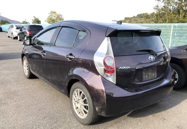 2014 Toyota Aqua thumbnail