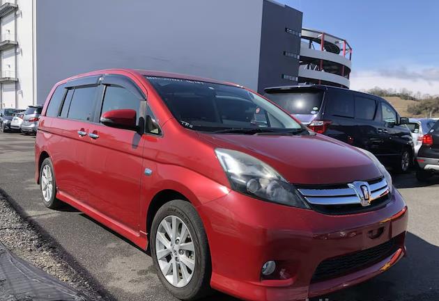 2013 Toyota Isis thumbnail