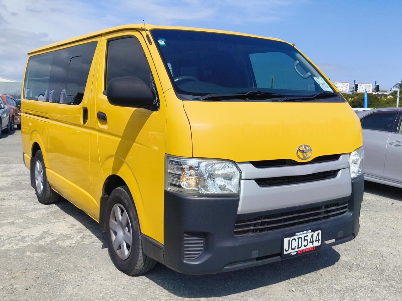 2015 Toyota Hiace thumbnail