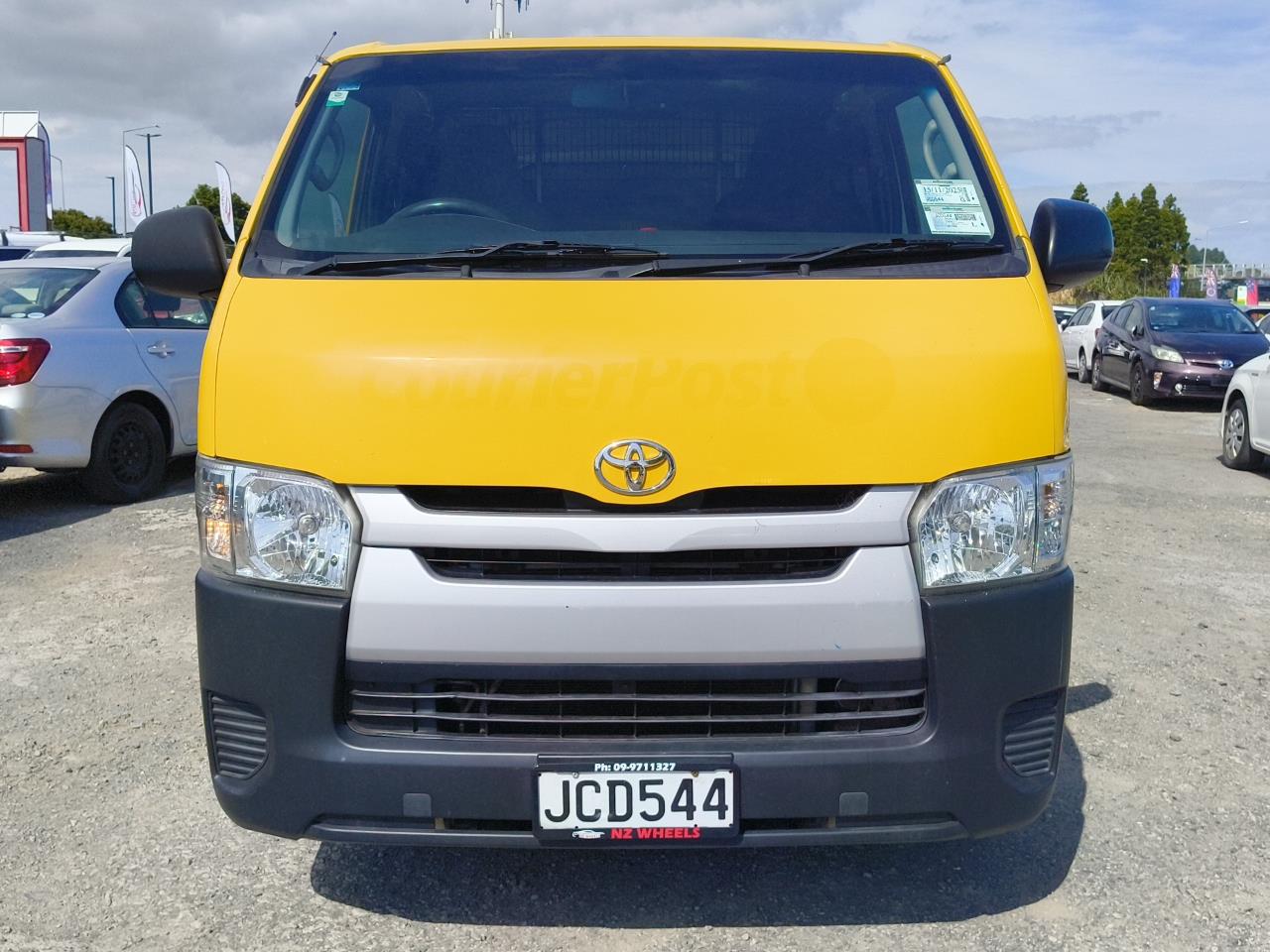 2015 Toyota Hiace thumbnail