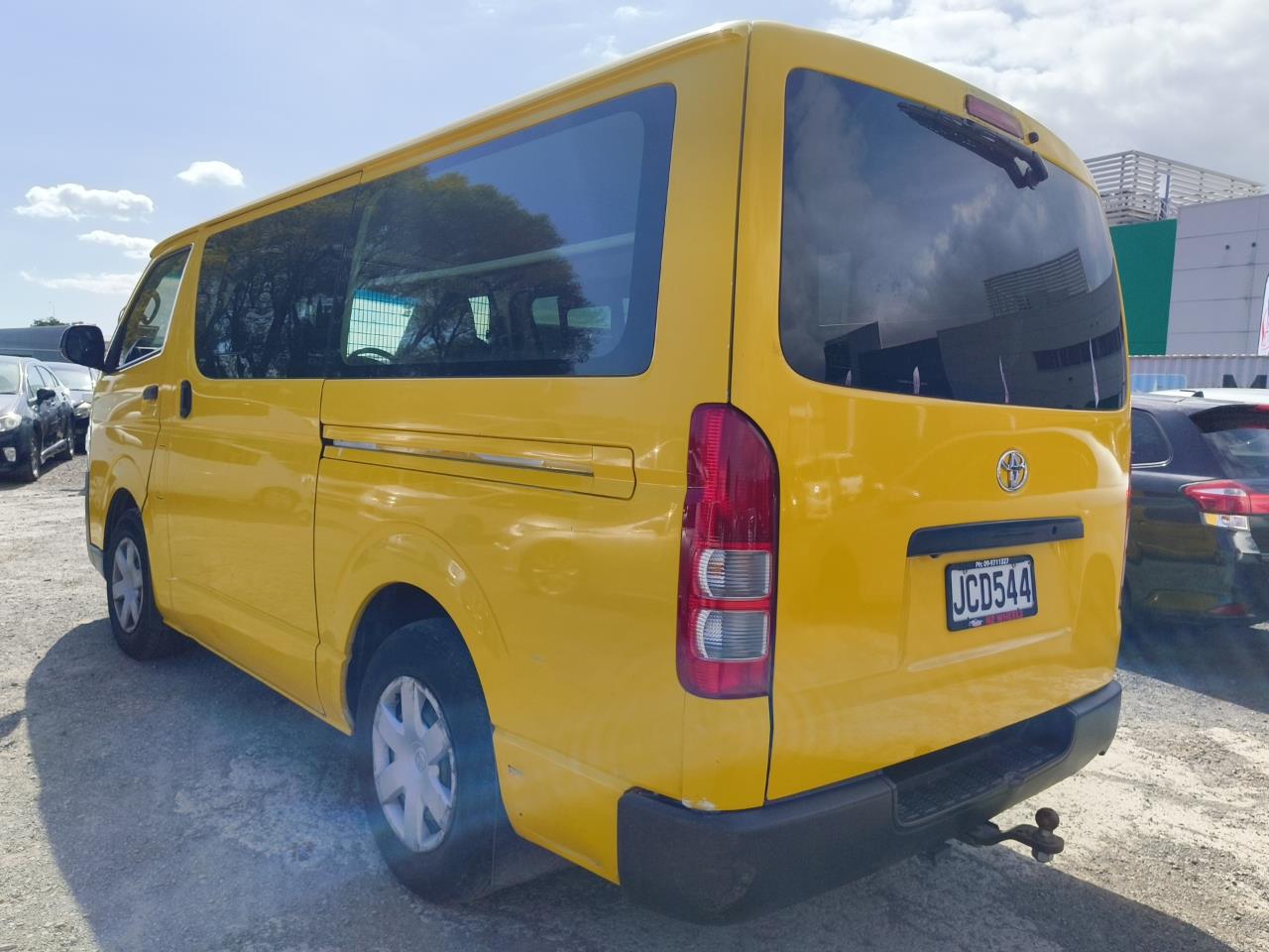 2015 Toyota Hiace thumbnail