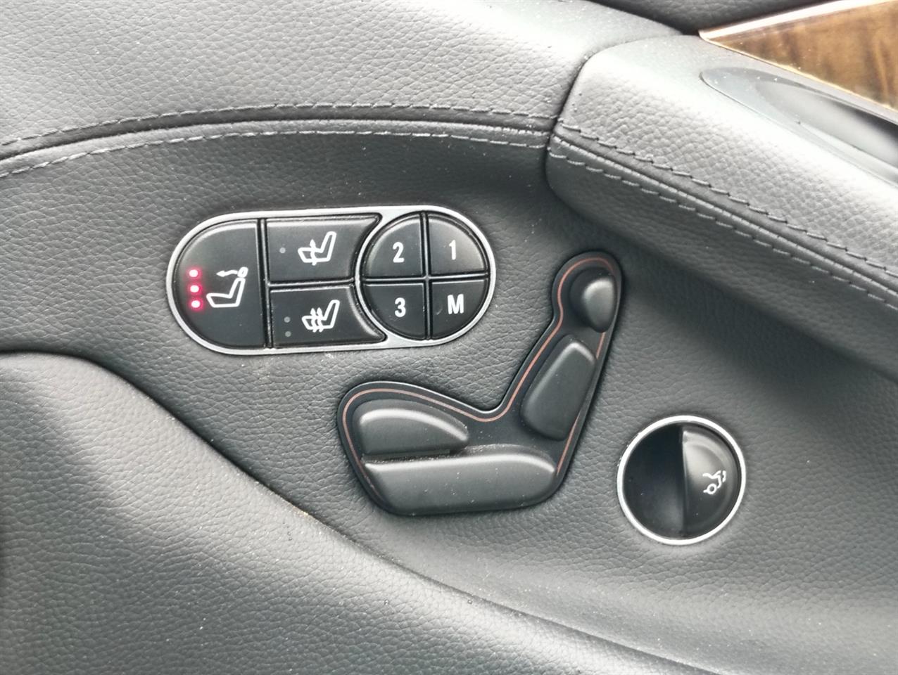 2009 Mercedes-Benz SL thumbnail