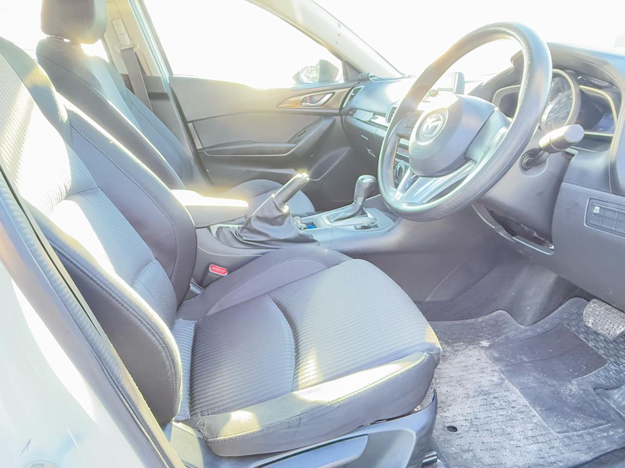 2016 Mazda Axela thumbnail
