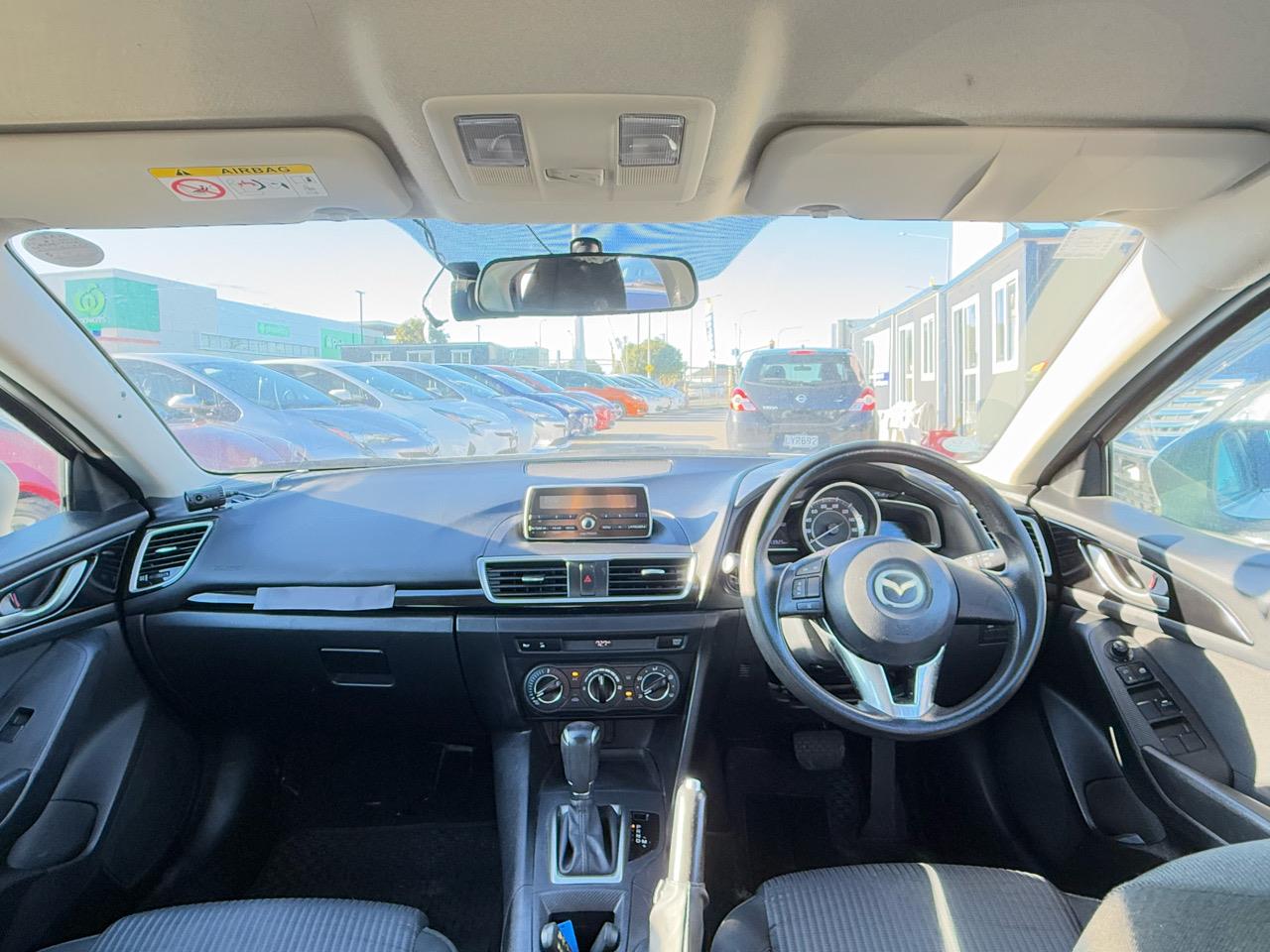 2016 Mazda Axela thumbnail