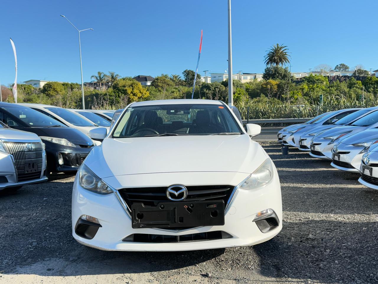 2016 Mazda Axela thumbnail