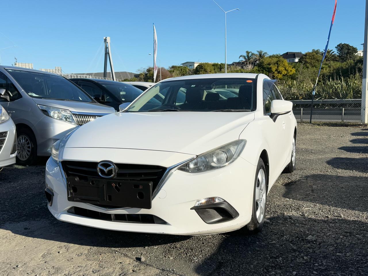 2016 Mazda Axela thumbnail