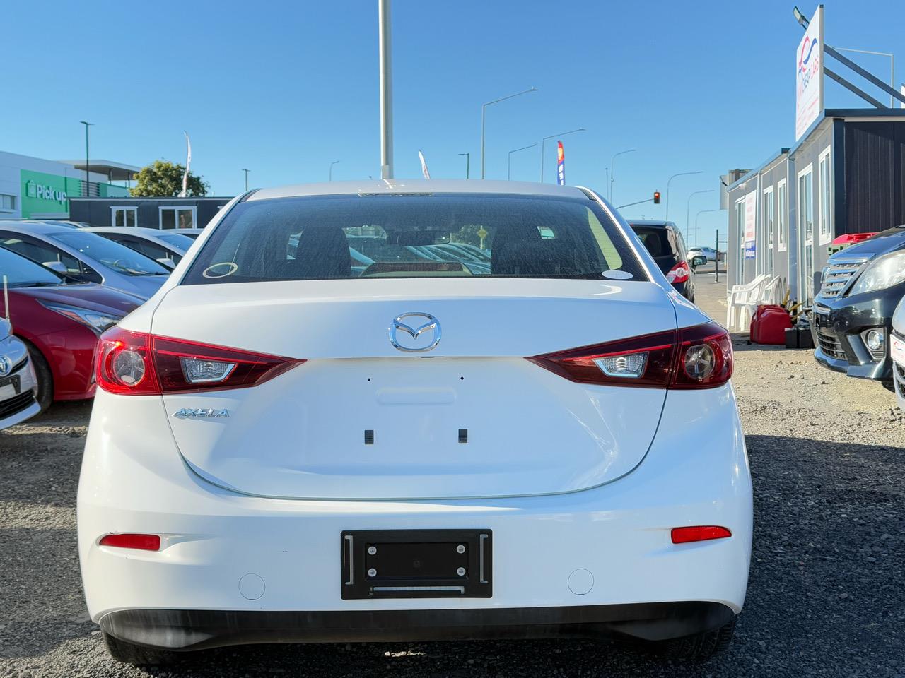 2016 Mazda Axela thumbnail
