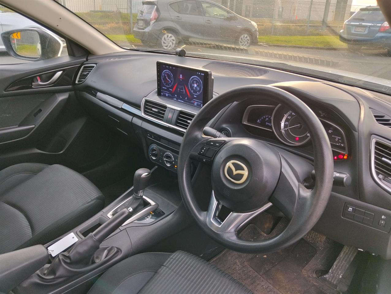 2016 Mazda Axela thumbnail