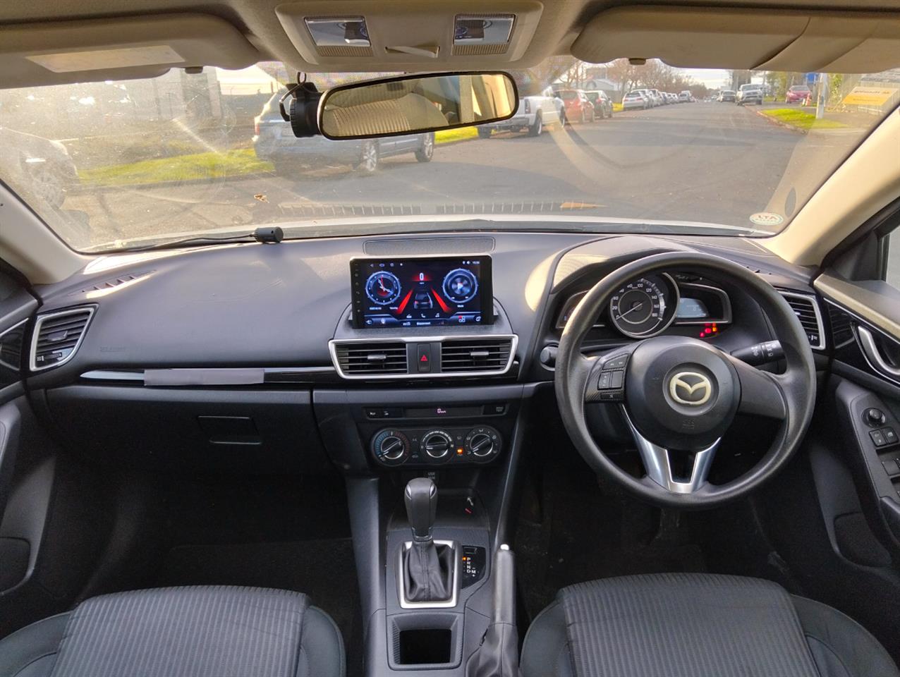 2016 Mazda Axela thumbnail