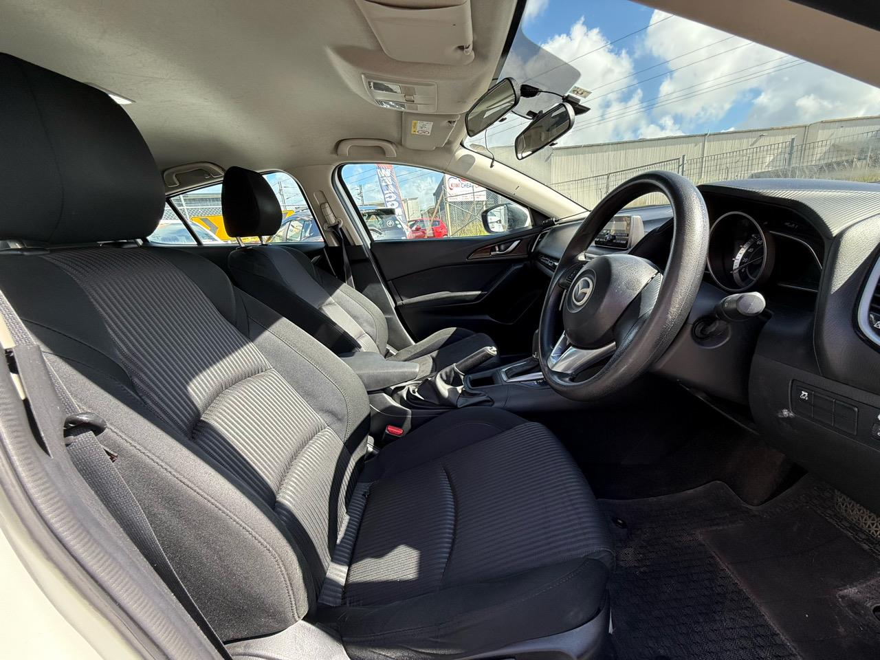 2016 Mazda Axela thumbnail