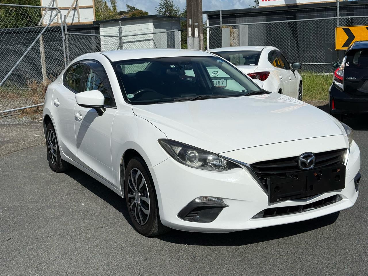 2016 Mazda Axela thumbnail