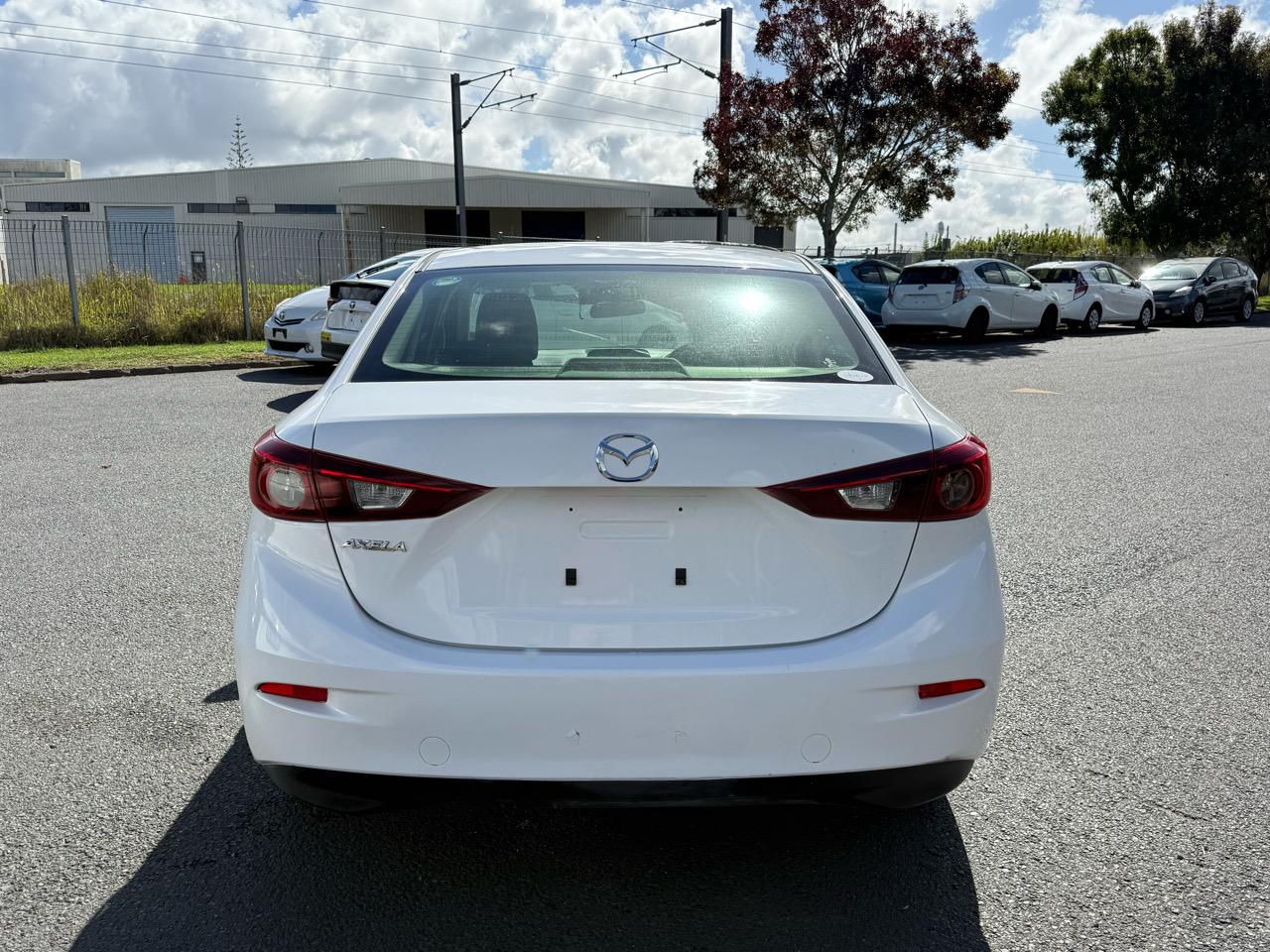 2016 Mazda Axela thumbnail