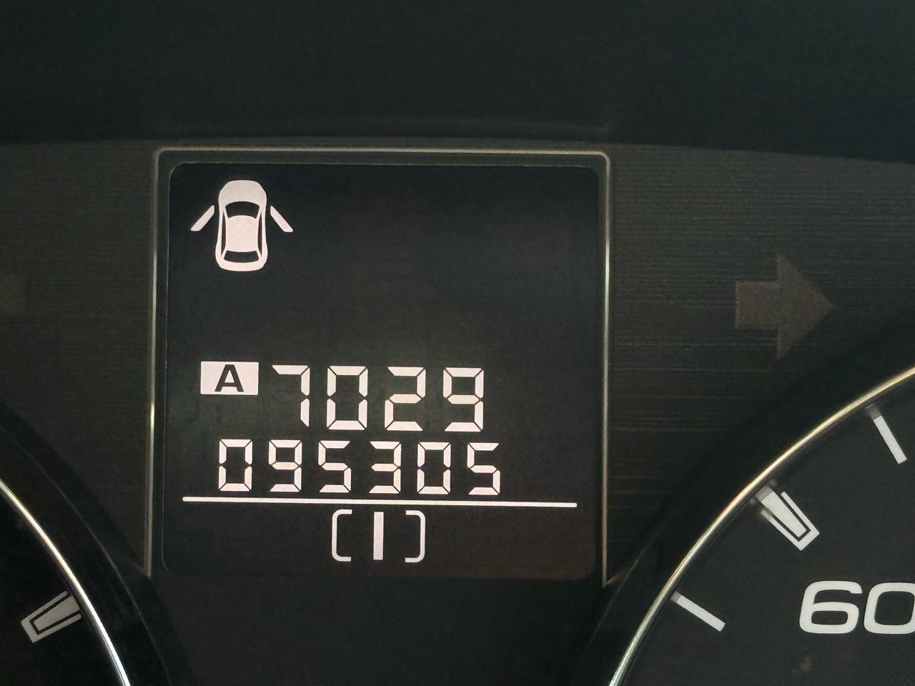 2011 Subaru Legacy thumbnail