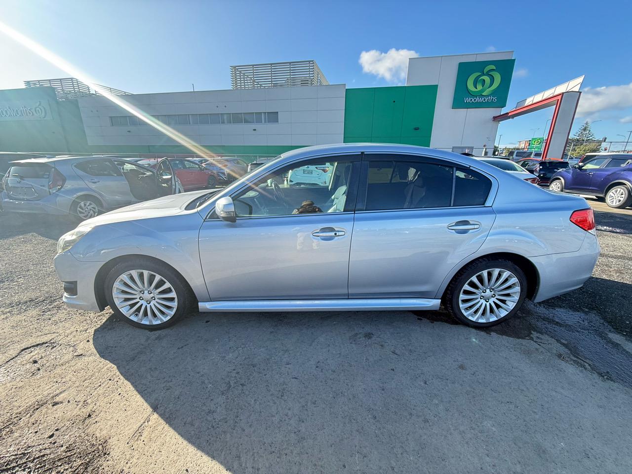 2011 Subaru Legacy thumbnail