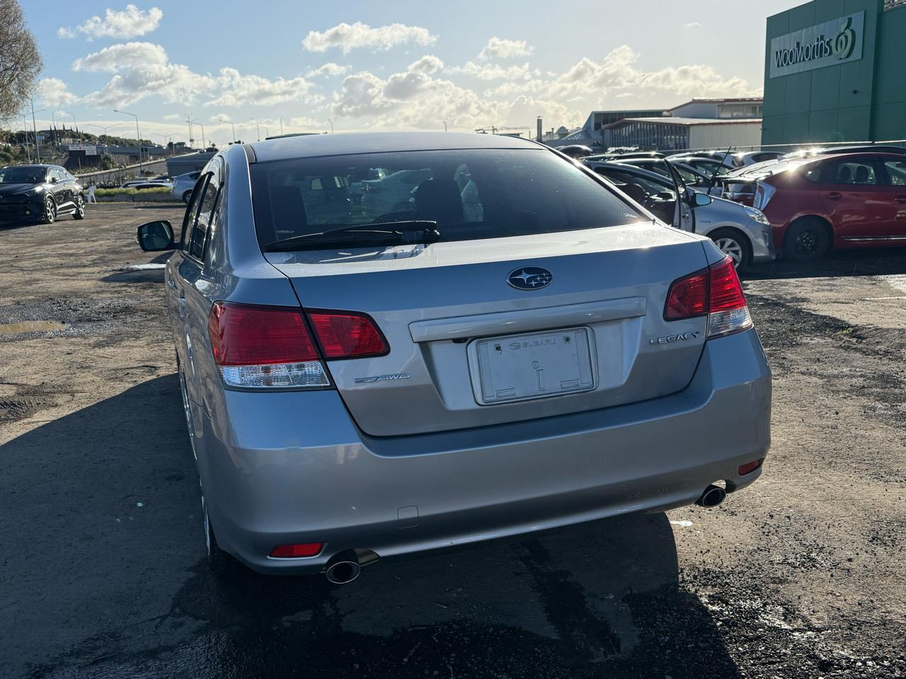 2011 Subaru Legacy thumbnail