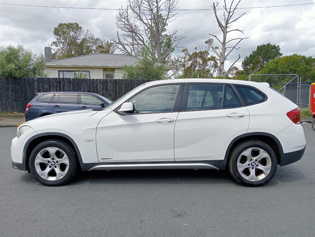 2010 BMW X1 thumbnail