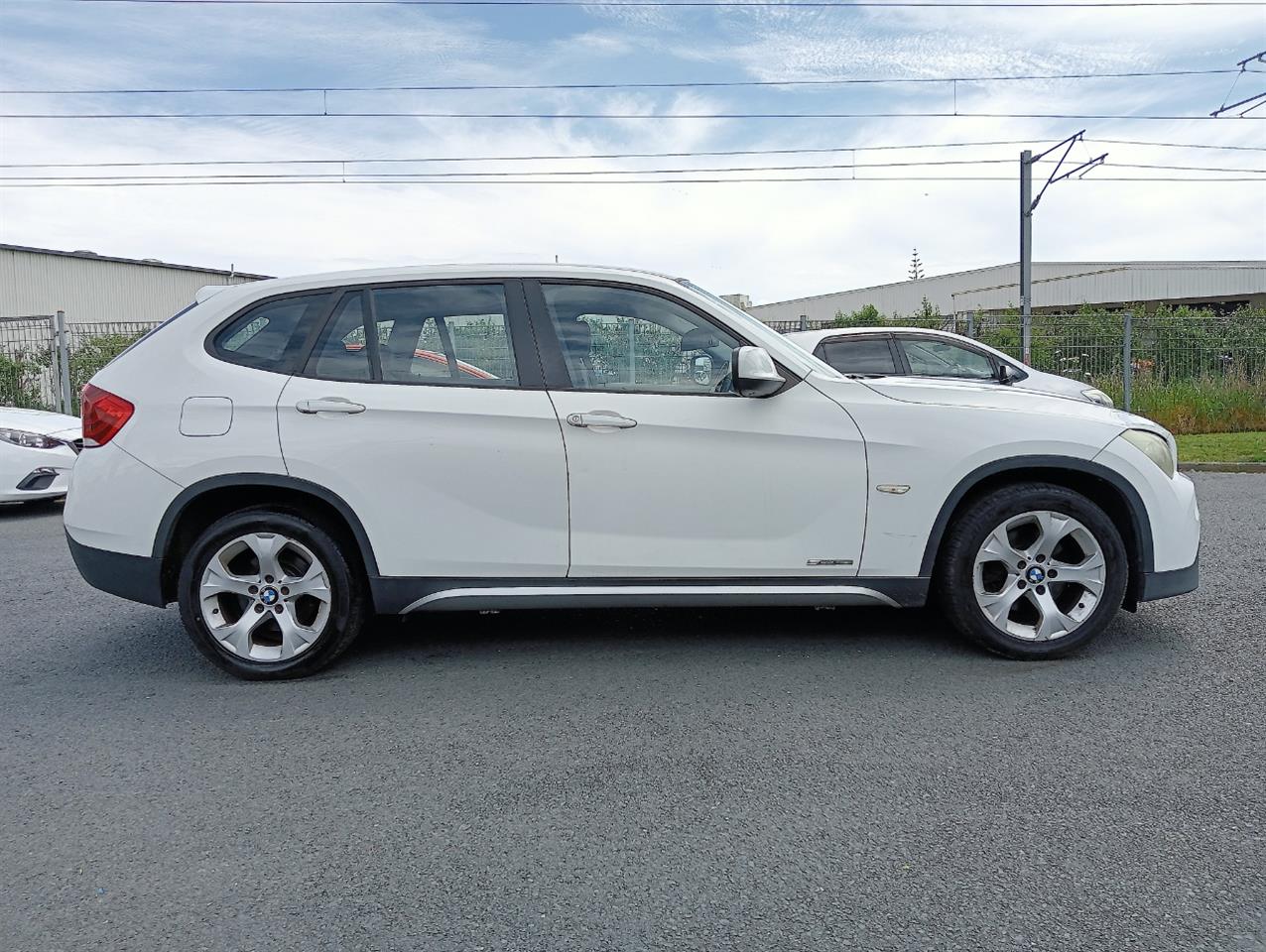 2010 BMW X1 thumbnail