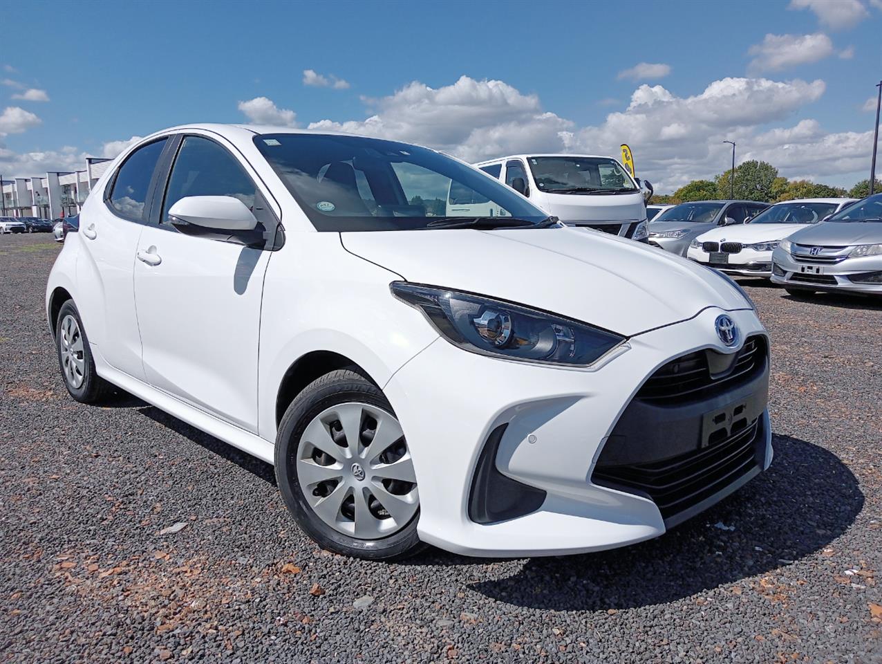 2020 Toyota Yaris thumbnail