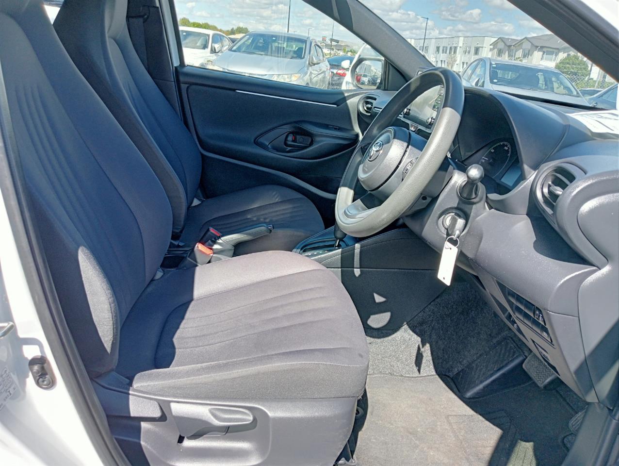 2020 Toyota Yaris thumbnail