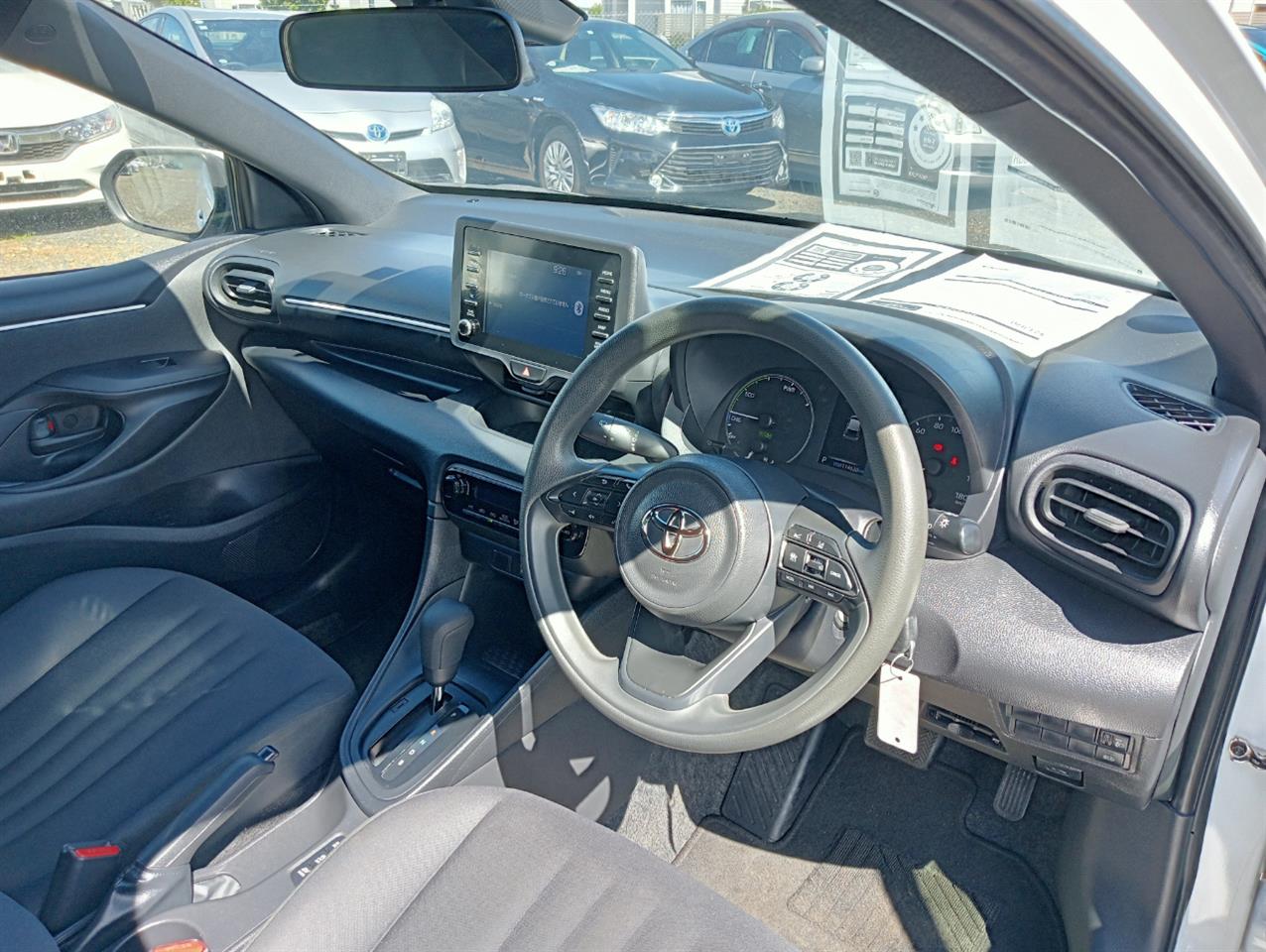 2020 Toyota Yaris thumbnail