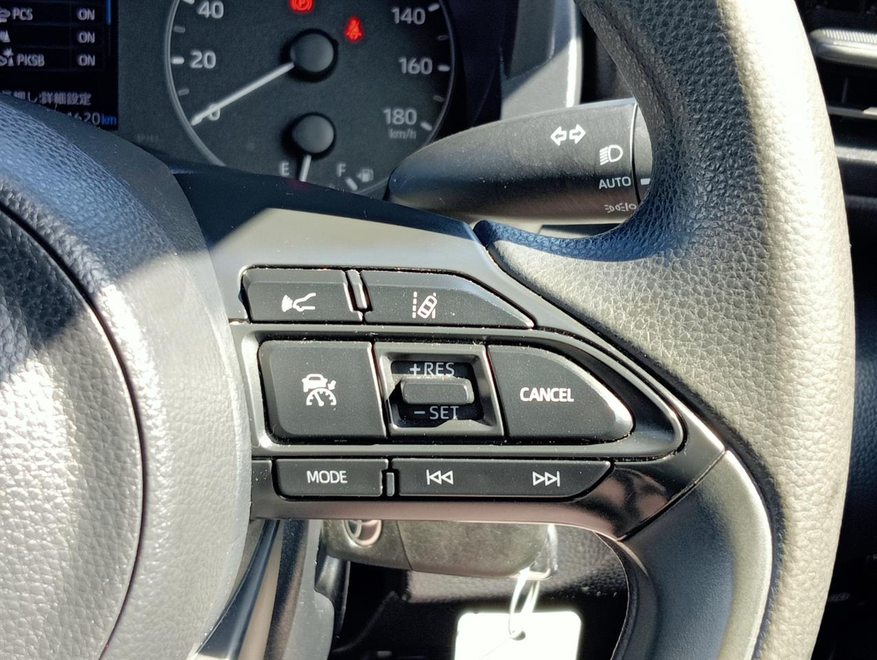 2020 Toyota Yaris thumbnail