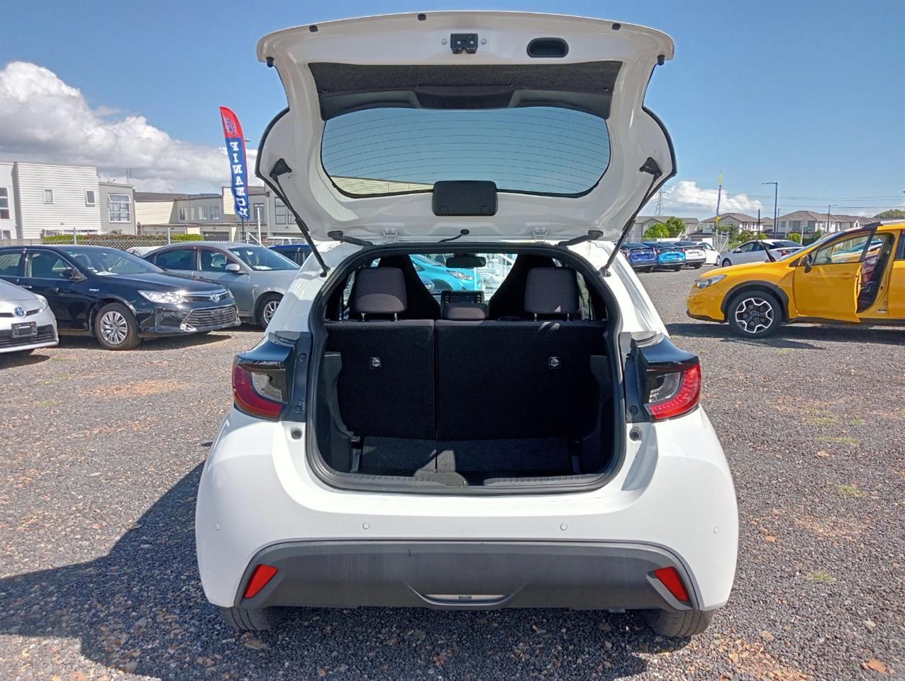 2020 Toyota Yaris thumbnail