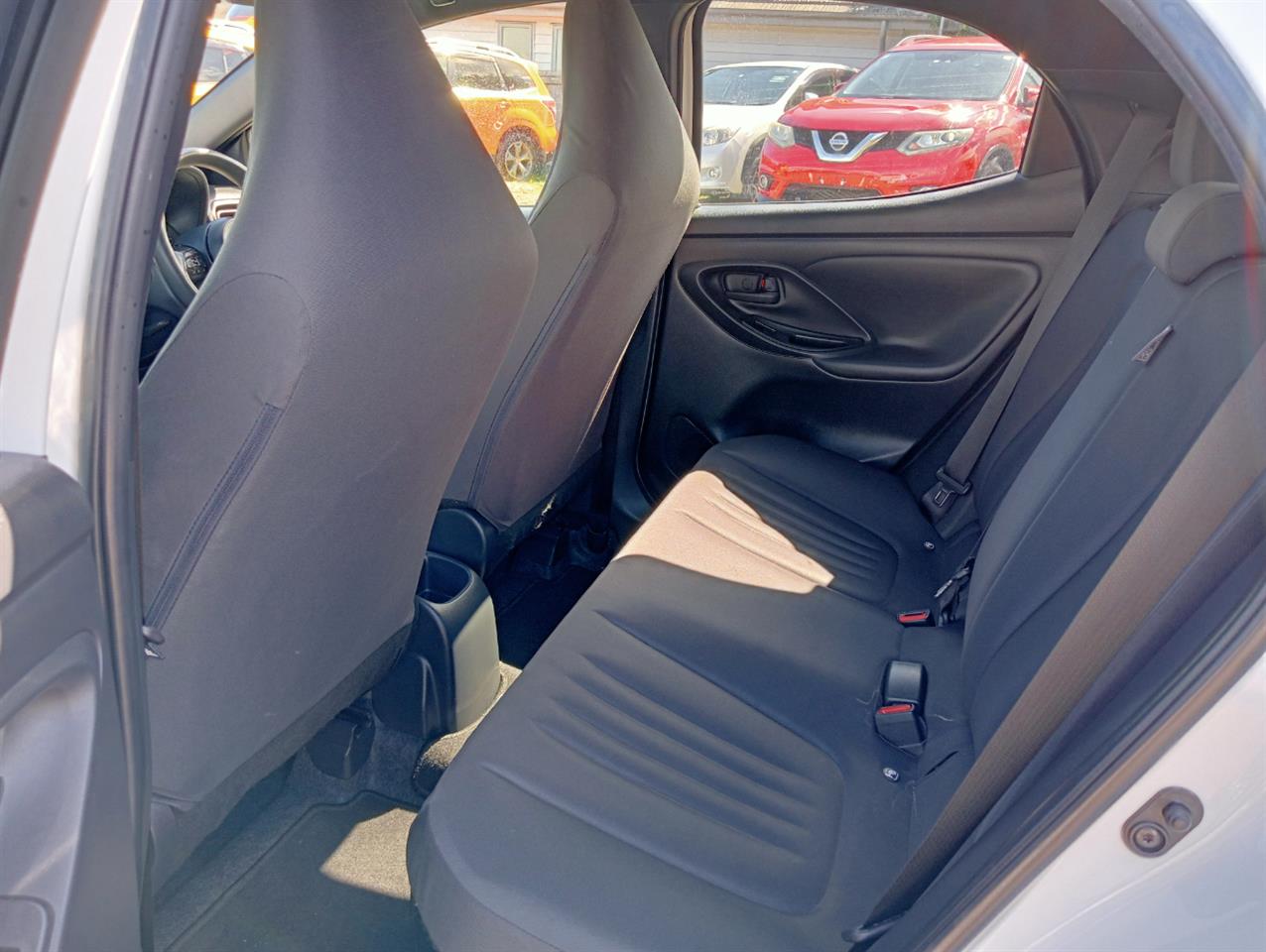 2020 Toyota Yaris thumbnail