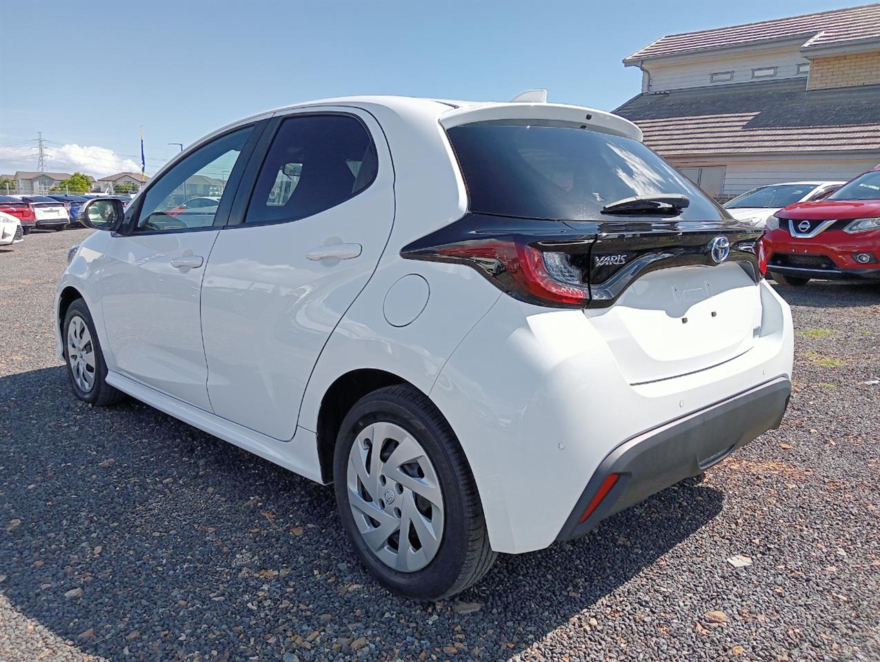 2020 Toyota Yaris thumbnail