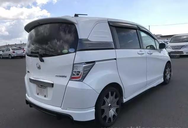 2014 Honda Freed thumbnail
