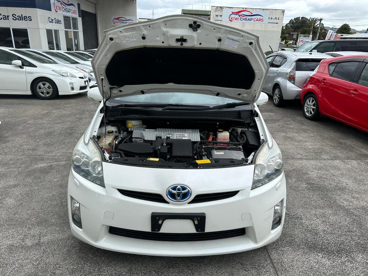 2012 Toyota Prius thumbnail
