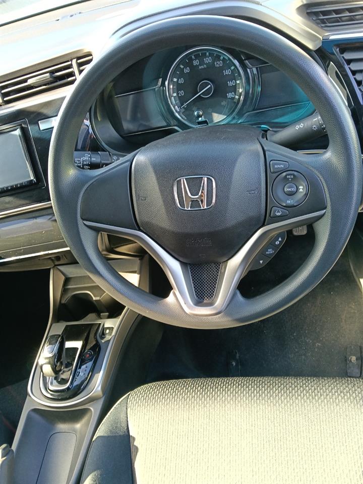 2018 Honda Grace thumbnail
