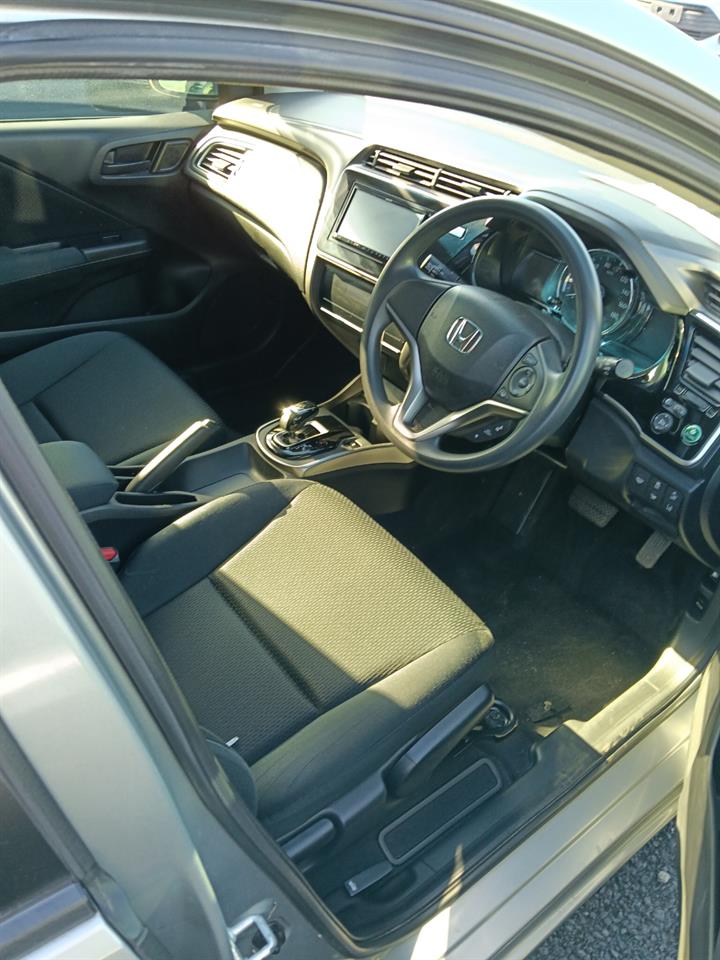 2018 Honda Grace thumbnail