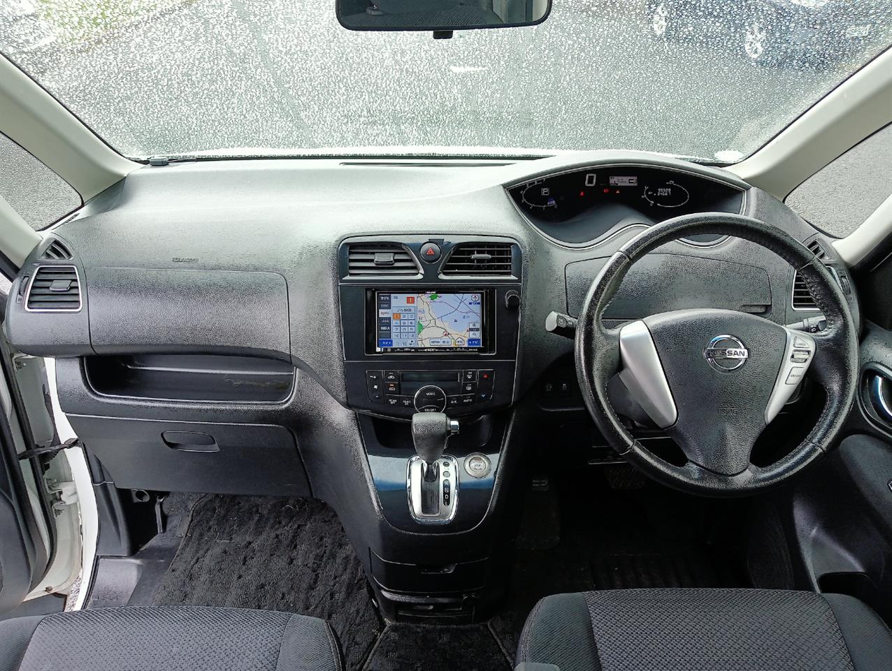 2013 Nissan Serena thumbnail