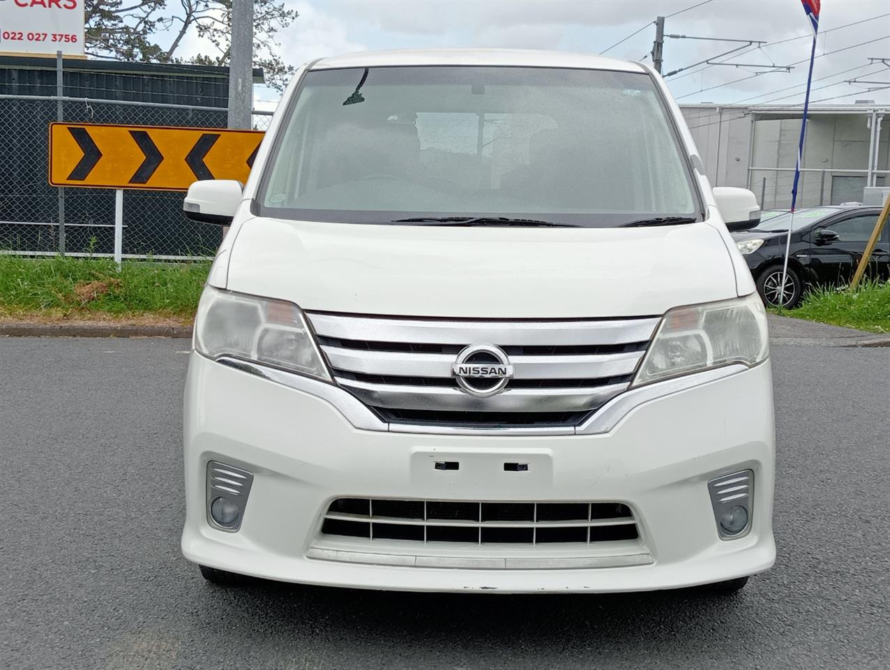 2013 Nissan Serena thumbnail