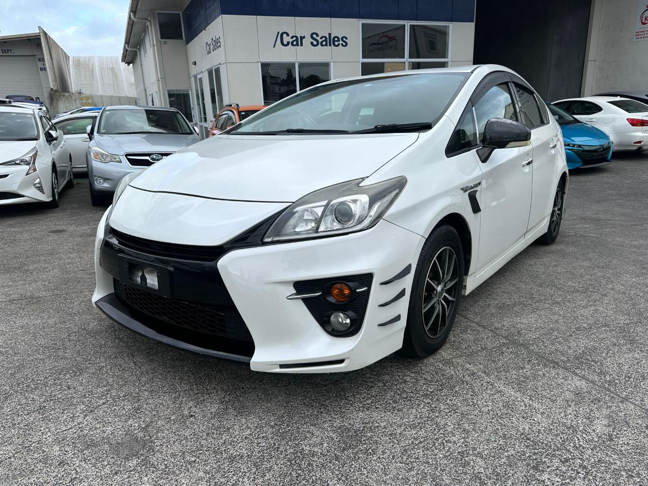 2012 Toyota Prius thumbnail