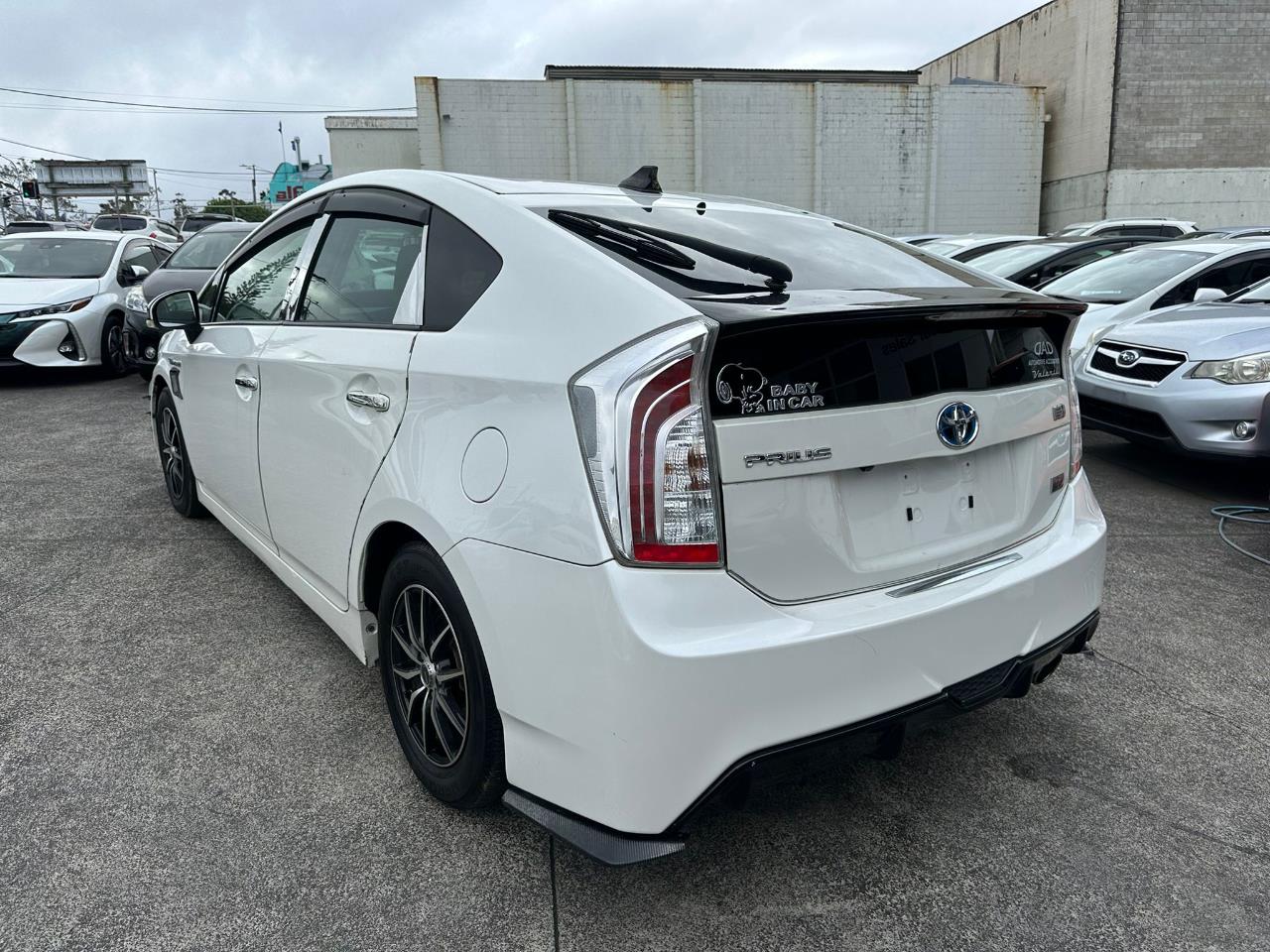2012 Toyota Prius thumbnail