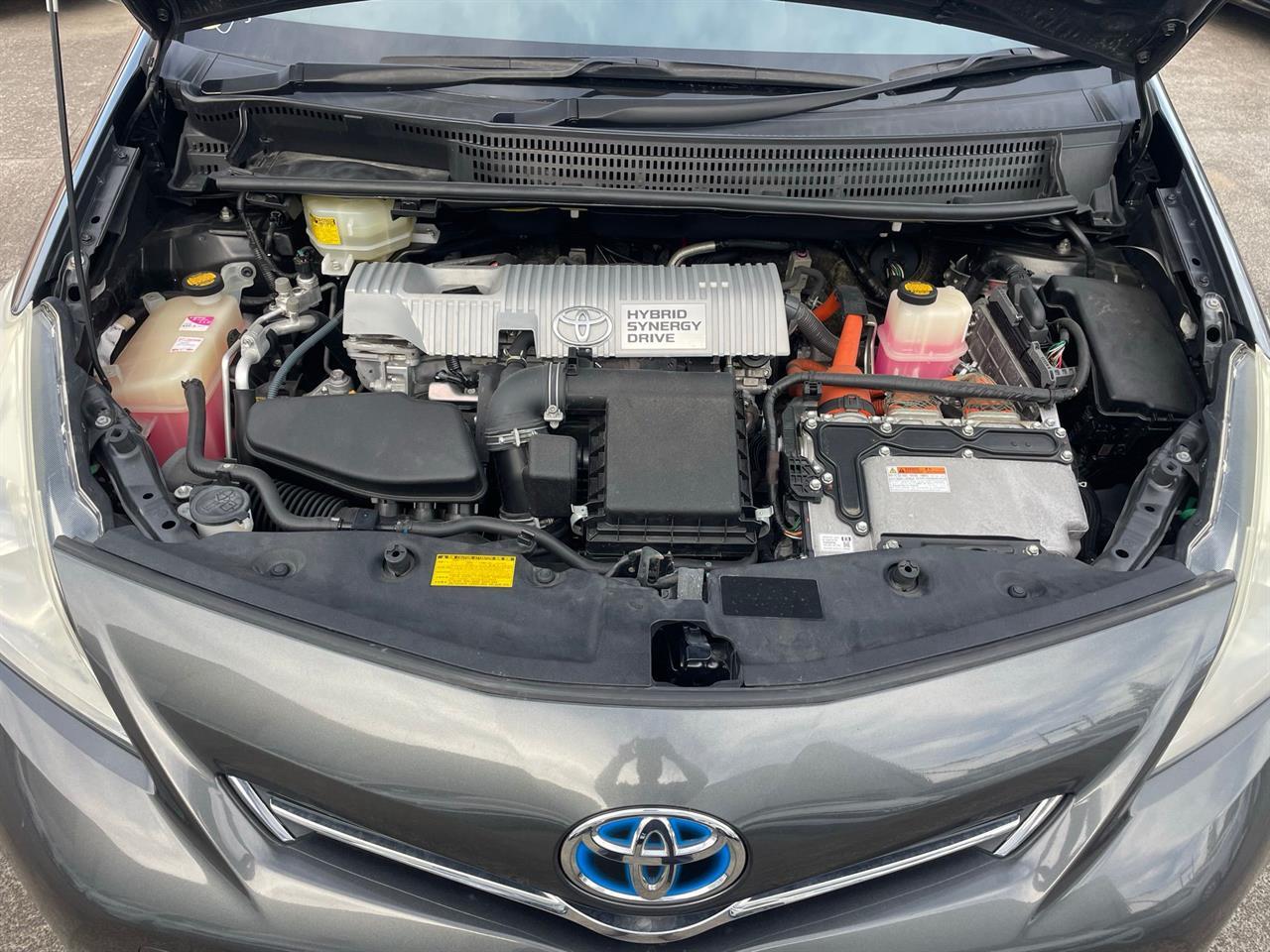 2012 Toyota Prius thumbnail