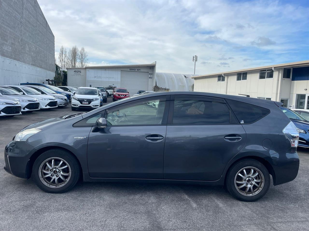 2012 Toyota Prius thumbnail