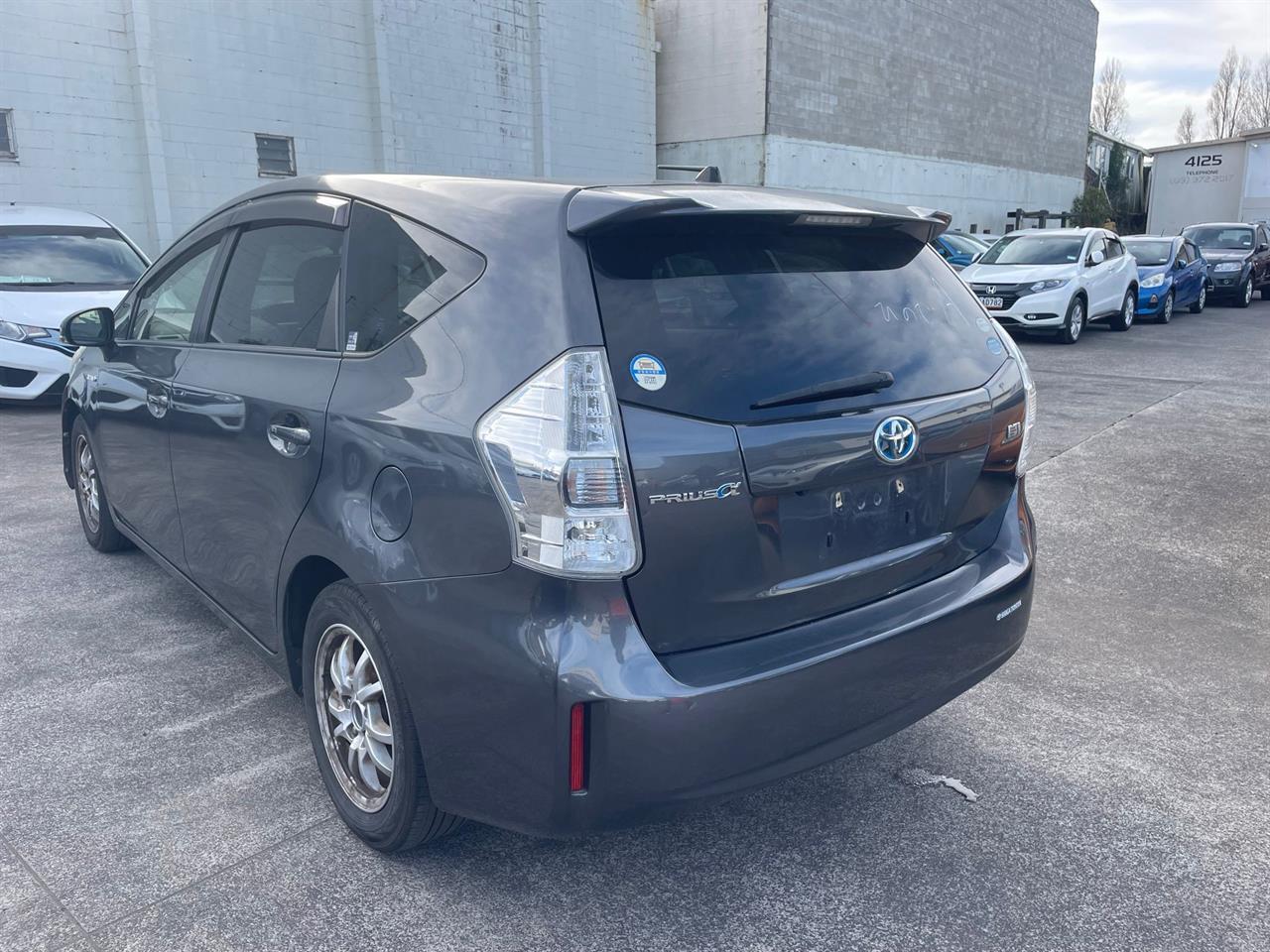 2012 Toyota Prius thumbnail