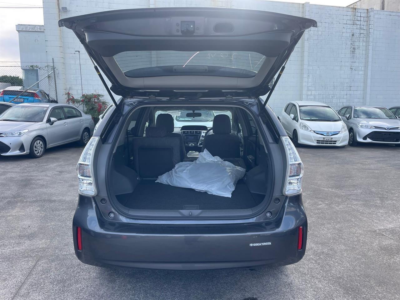 2012 Toyota Prius thumbnail