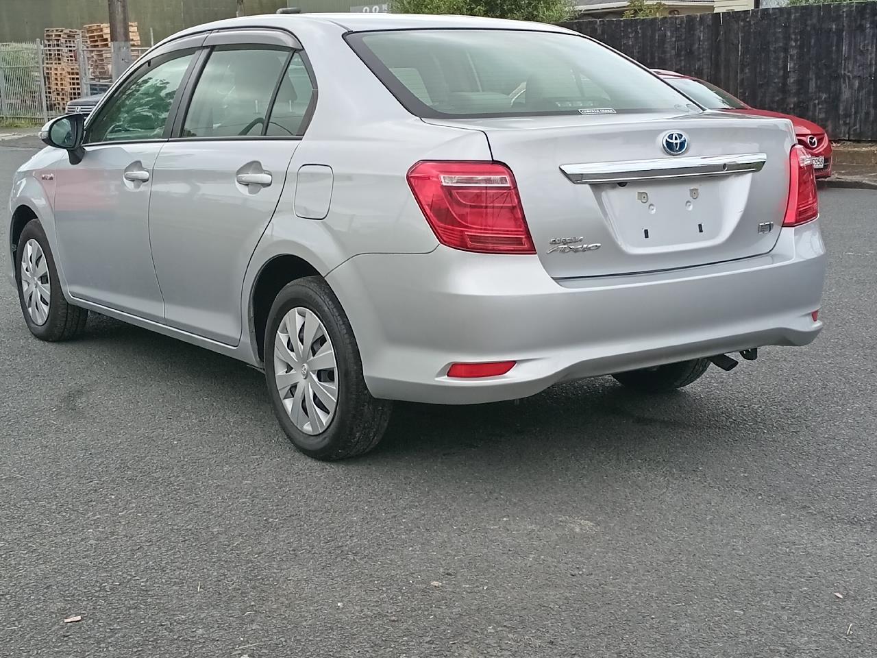 2017 Toyota Corolla thumbnail