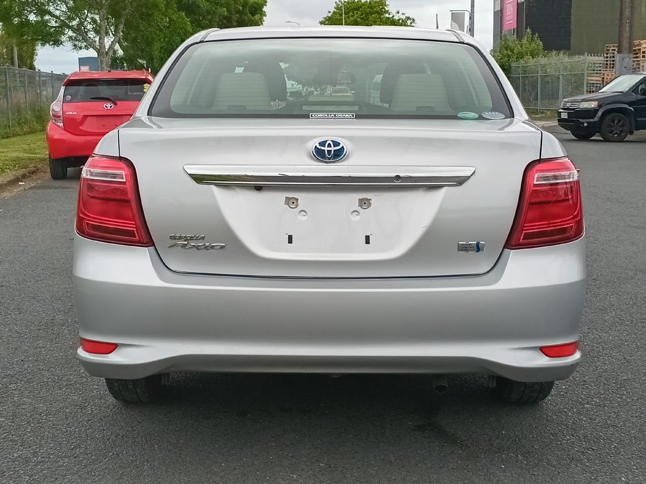 2017 Toyota Corolla thumbnail