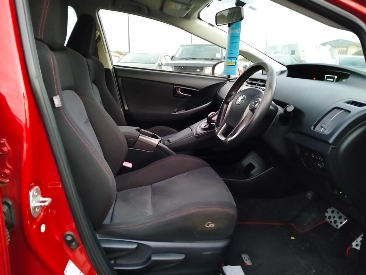 2014 Toyota Prius thumbnail