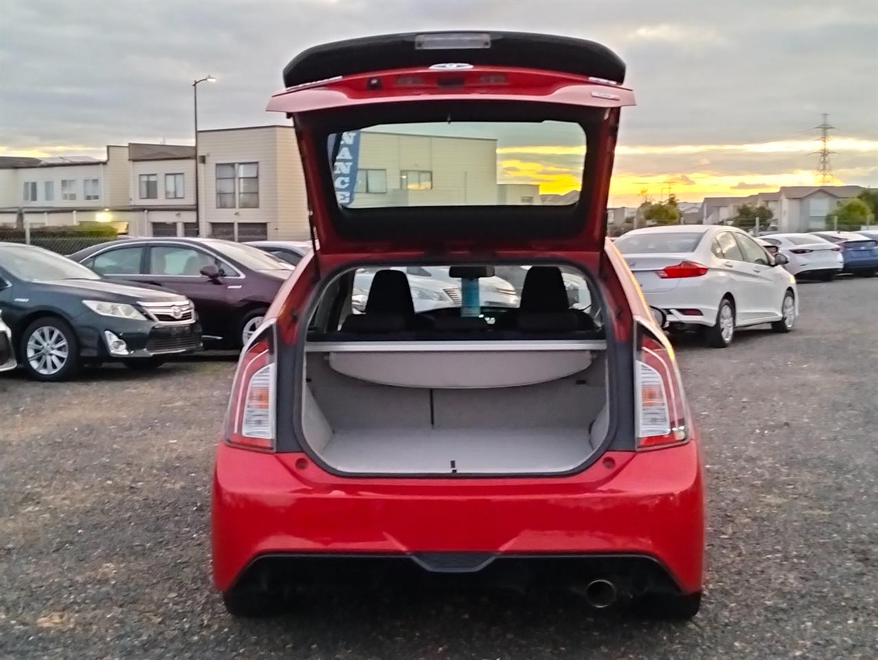 2014 Toyota Prius thumbnail