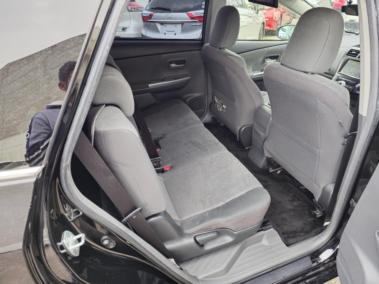 2012 Toyota Prius thumbnail